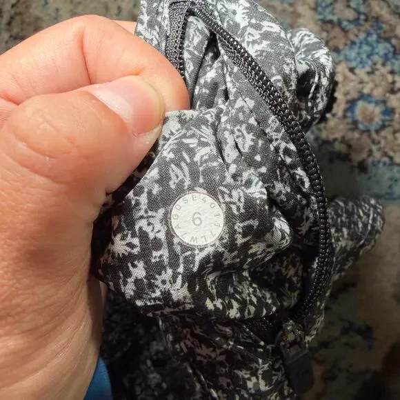 Lululemon Tracker Short 6 - Picture 4 of 6